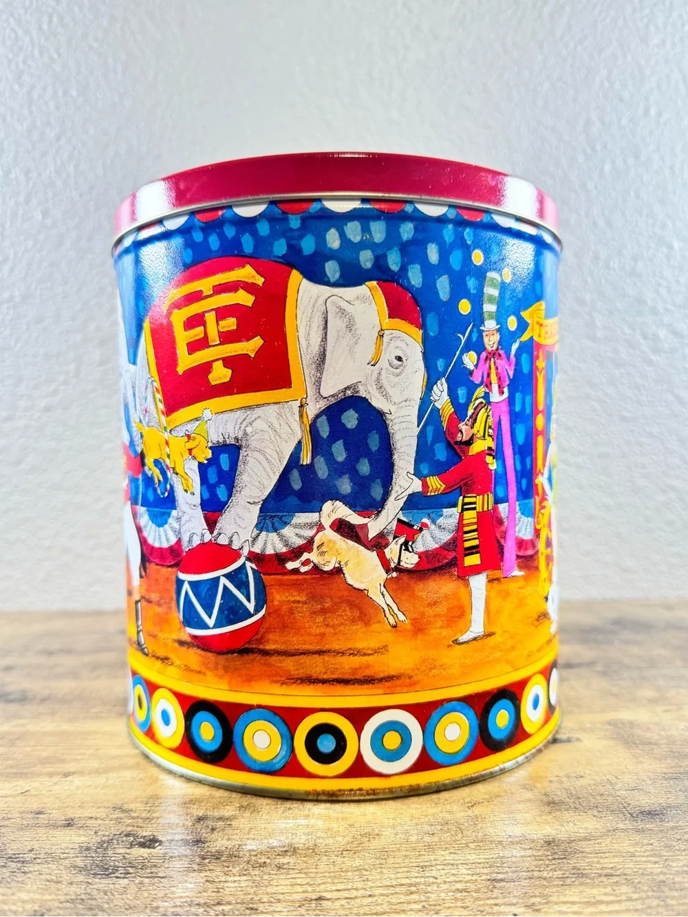 Vintage 1997 Trail’s End Colossal Circus Popcorn Tin